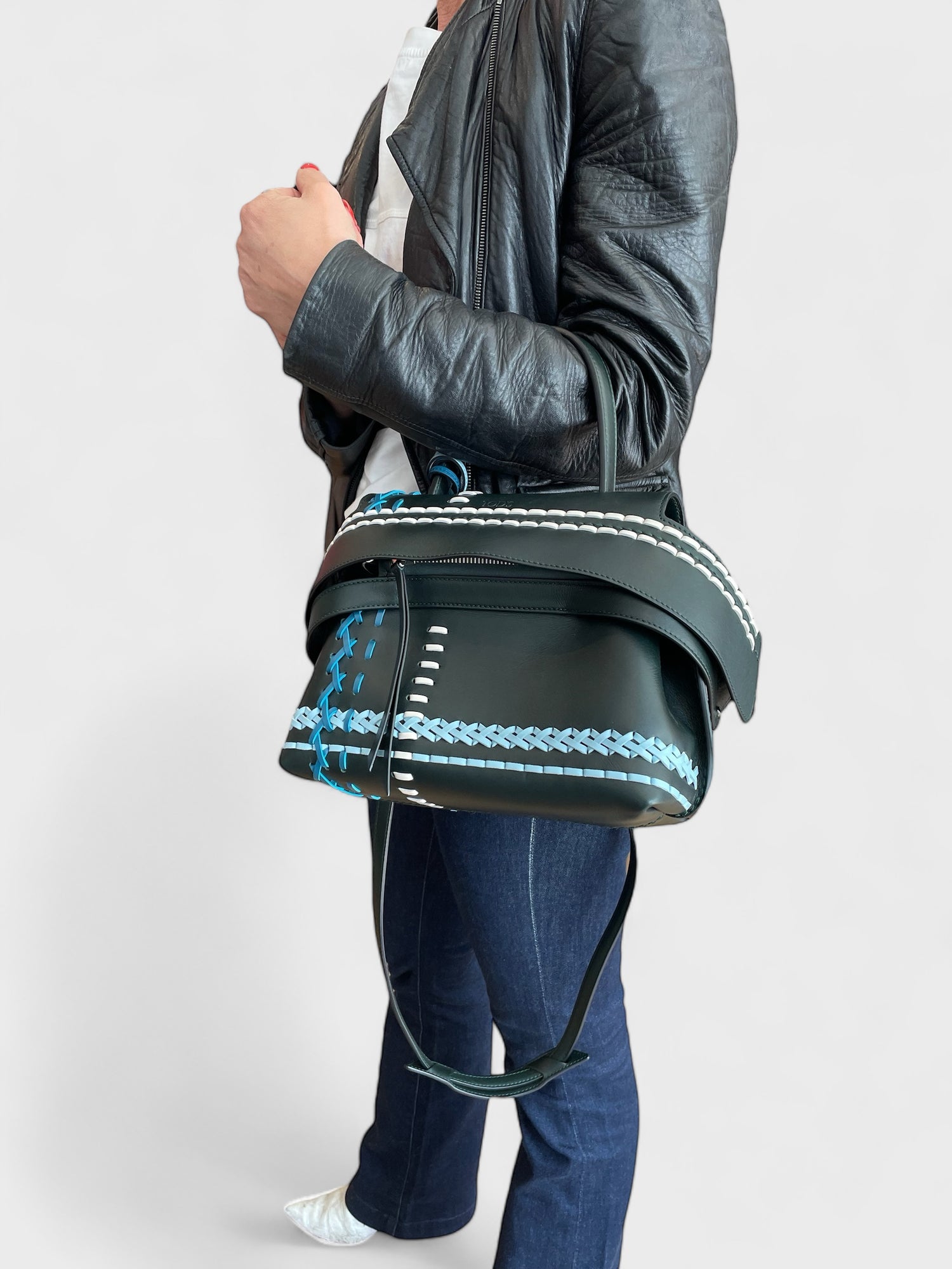 Sac Wave Leather Crossbody