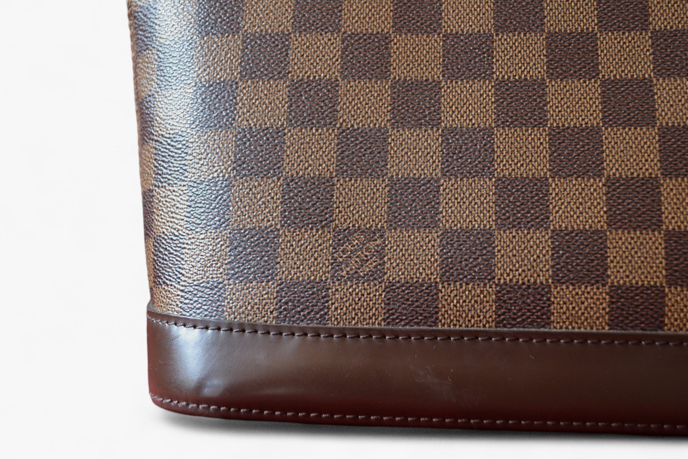 Alma Damier Ebene’s bag